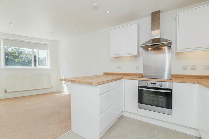 1 Bedroom Flat To Rent In Lampmead Road, London, SE12