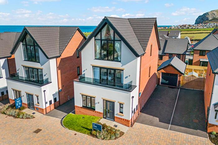 4 Bedroom Detached House For Sale In Nant Y Gamar Road, Llandudno, LL30