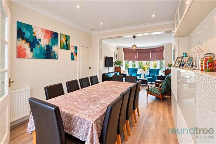 5 Bedroom House For Sale In Tenterden Drive, Hendon, NW4