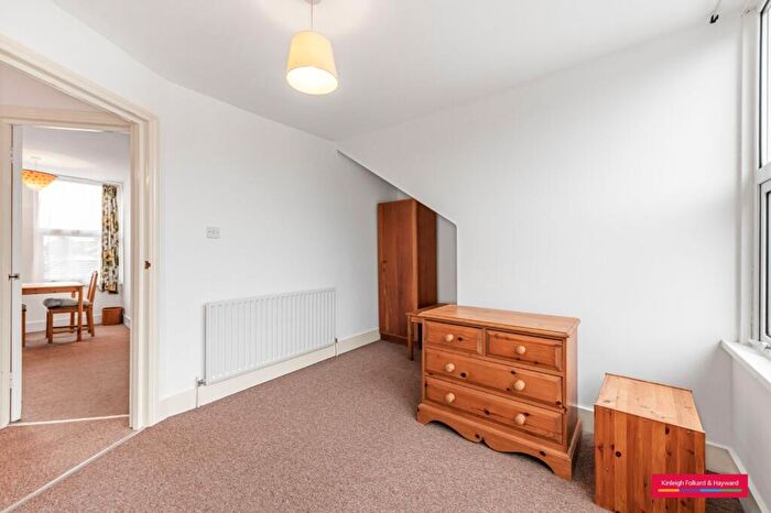 1 Bedroom Flat To Rent In Friern Park, London, N12