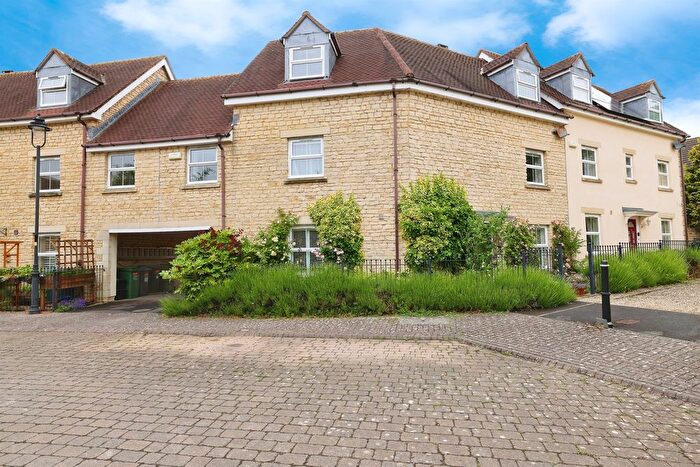 4 Bedroom Property For Sale In Lake View, Calne, SN11