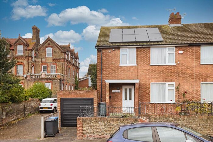 3 Bedroom Semi Detached House For Sale In South Eastern Road, Ramsgate, Kent, CT11