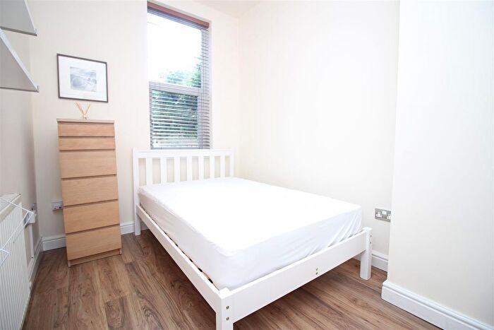 3 Bedroom Flat To Rent In Glenthorn Road, Jesmond, Newcastle Upon Tyne, NE2