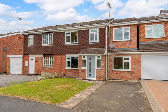 4 Bedroom Semi-Detached House For Sale In Blakemere Close, Redditch, B98