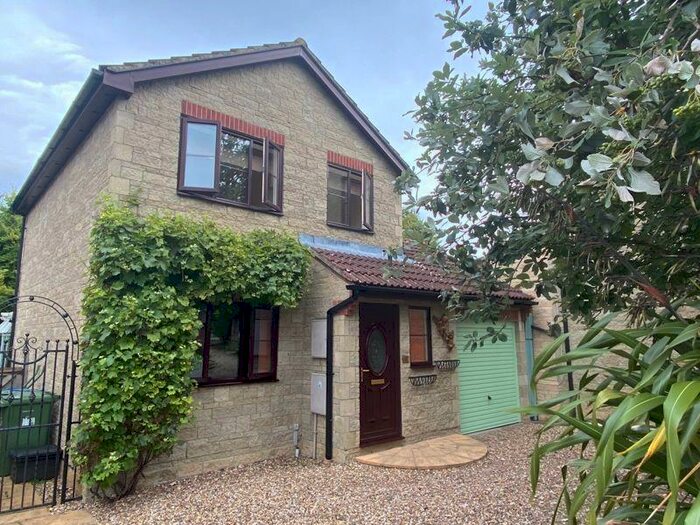 3 Bedroom Detached House To Rent In Wenhill Heights, Calne, SN11