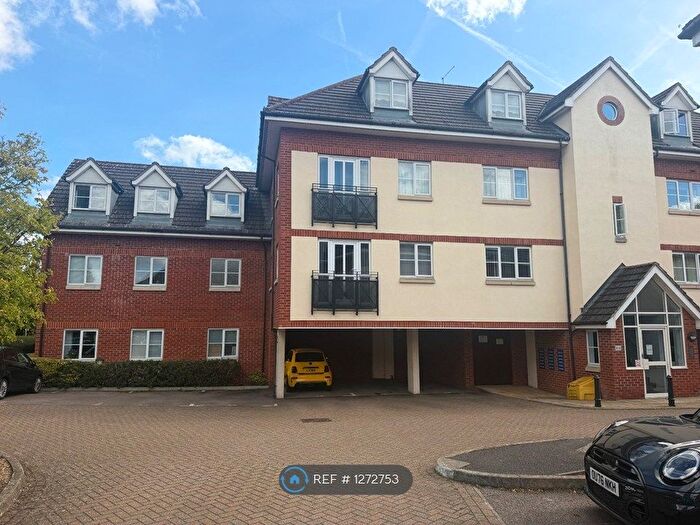 2 Bedroom Flat To Rent In Coy Court, Aylesbury, HP20