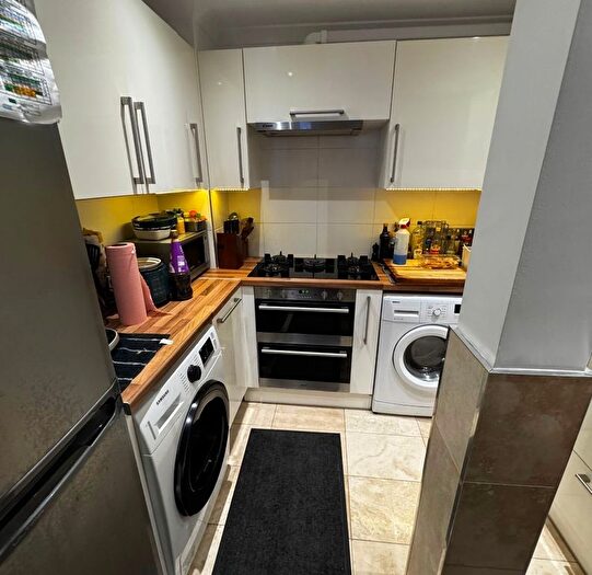 1 Bedroom Flat For Sale In Westferry Road, London, E14