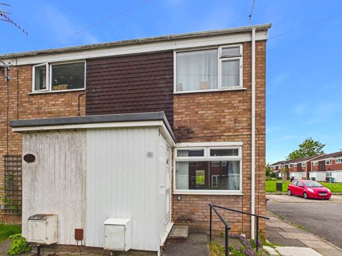 2 Bedroom Flat For Sale In Brockhampton Close, Worcester, Worcestershire, WR4