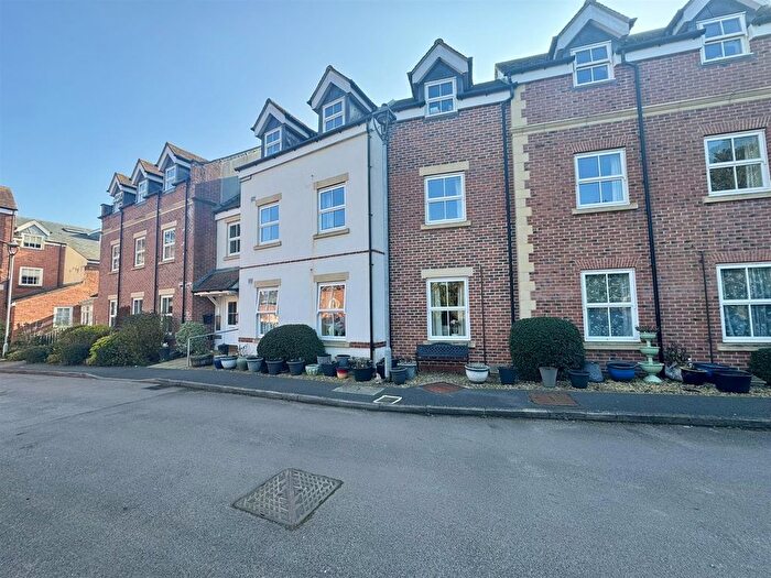 1 Bedroom Flat To Rent In Stokes Mews, Newent, GL18