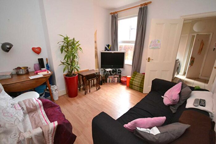 4 Bedroom Terraced House To Rent In Grange Avenue, Reading, Berkshire, RG6