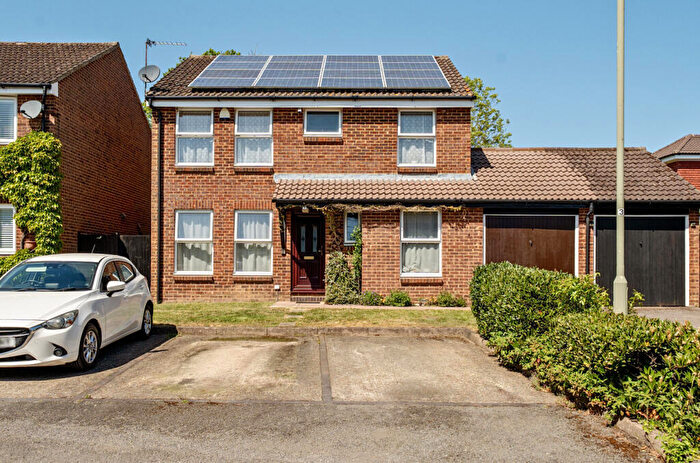 4 Bedroom Detached House For Sale In Manston Road, Guildford, Surrey, GU4