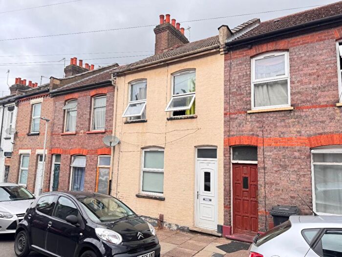 2 Bedroom Terraced House To Rent In Cowper Street, Luton, Bedfordshire, LU1
