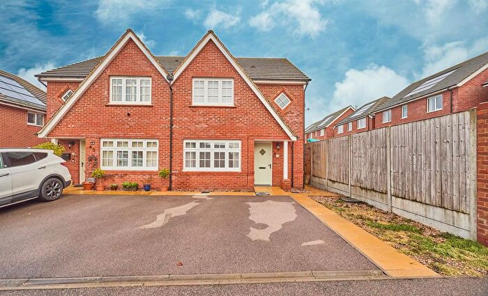 3 Bedroom Property For Sale In Rieth Close, Hinckley, LE10