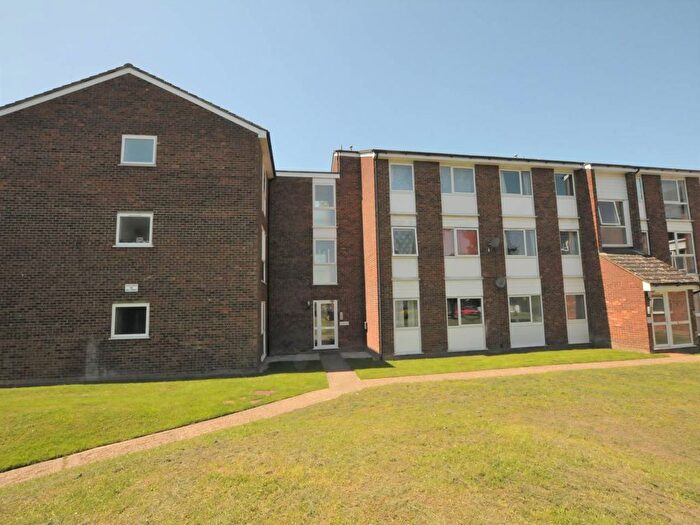1 Bedroom Flat To Rent In Swift Close, Royston, SG8
