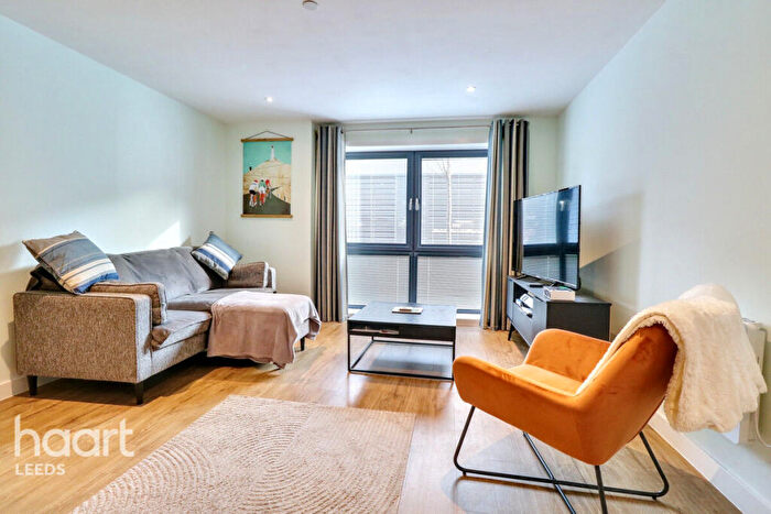 1 Bedroom Apartment For Sale In Saxton Lane, Leeds, LS9