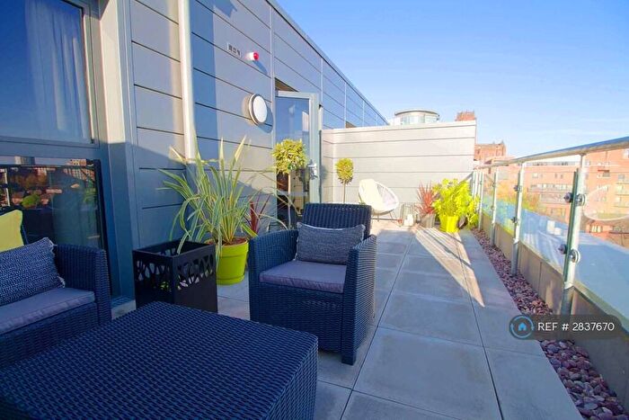 2 Bedroom Penthouse To Rent In Lydia Ann St, Liverpool, L1