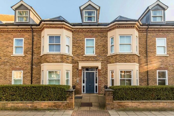 2 Bedroom Flat To Rent In Acton Lane, London, W4