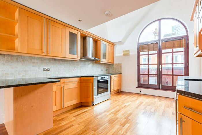 3 Bedroom Flat To Rent In Three Colt Street, , Canary Wharf, London, E14