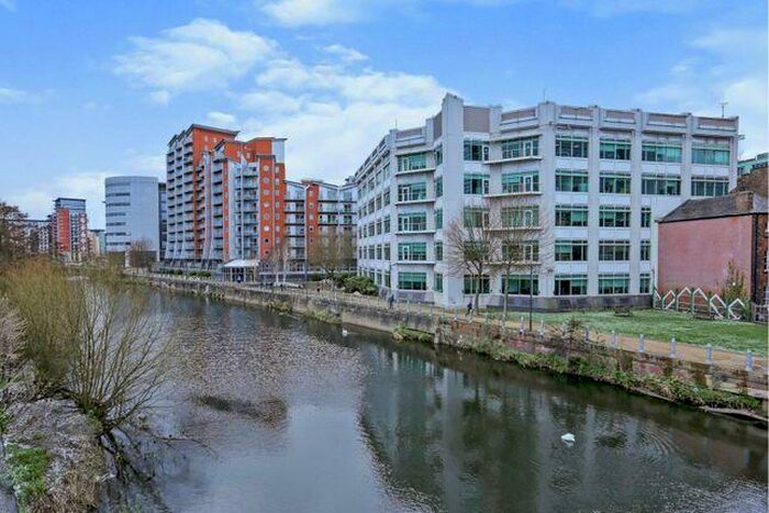 2 Bedroom Apartment To Rent In Whitehall Quay, Leeds, LS1