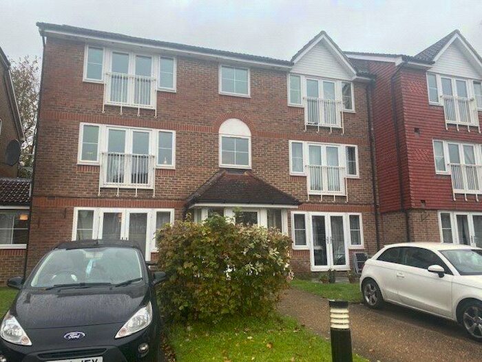 1 Bedroom Flat To Rent In Tuscany Gardens, Crawley, West Sussex RH10