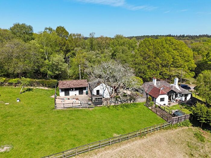 3 Bedroom Detached House For Sale In Boundway Hill, Sway, Lymington, SO41