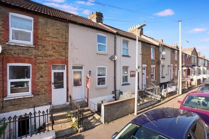 3 Bedroom Terraced House To Rent In King Street, Gillingham, ME7