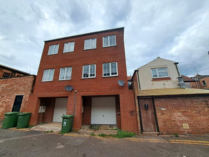 2 Bedroom Town House For Sale In Wisbech, Cambridgeshire, PE13