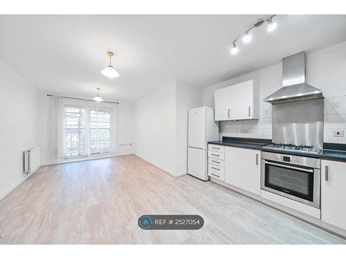 2 Bedroom Flat To Rent In Domus Court, Edgware, HA8