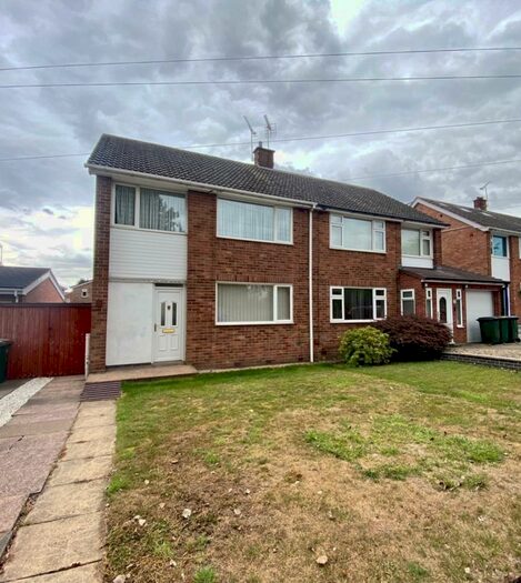 3 Bedroom Semi-Detached House To Rent In Farcroft Avenue, CV5