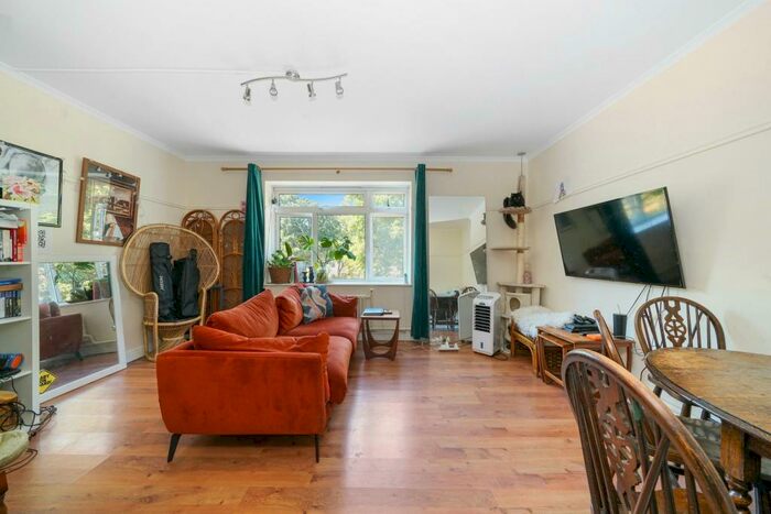 3 Bedroom Flat To Rent In Sydenham Hill, London, SE23