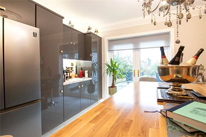 4 Bedroom Bungalow For Sale In Dawnhill Lane, Hemswell, Gainsborough, DN21