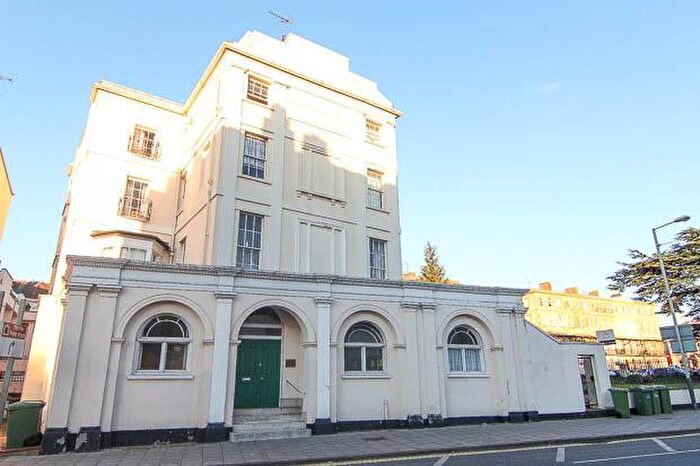 2 Bedroom Flat To Rent In Cedar House, Cheltenham, GL52