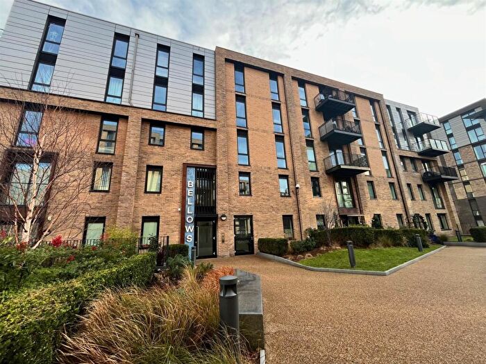 3 Bedroom Apartment To Rent In Lockside Lane, Salford, M5