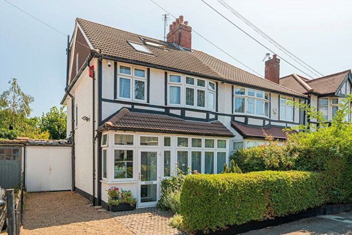 4 Bedroom Property For Sale In Chudleigh Road, Twickenham, TW2