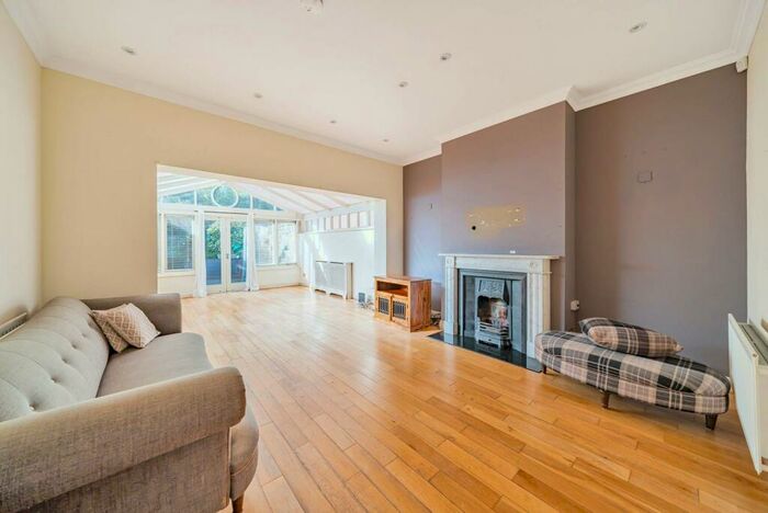 5 Bedroom Terraced House To Rent In Alexandra Park Road, Alexandra Park, London, N22