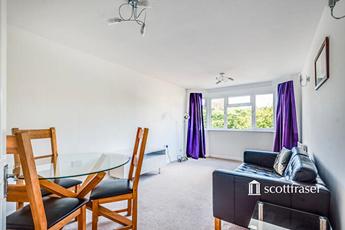 2 Bedroom Apartment To Rent In Cherwell Lodge, North Oxford, OX2