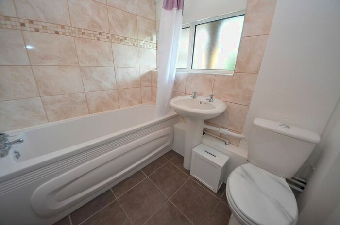 1 Bedroom Flat To Rent In Avenue Gardens, South Norwood, SE25