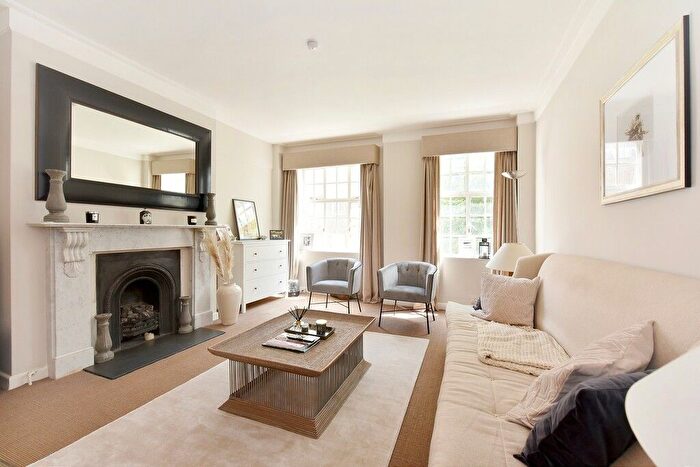 2 Bedroom Flat To Rent In Kings Road, Chelsea, SW3