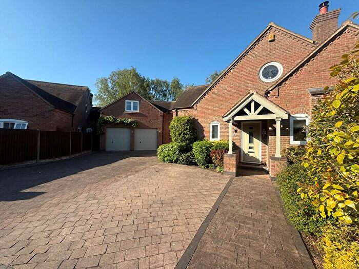 4 Bedroom Detached House For Sale In The Cricketers, Alrewas, DE13