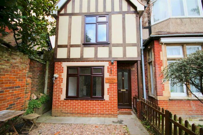 2 Bedroom End Of Terrace House To Rent In Cranley Road, Guildford, GU1