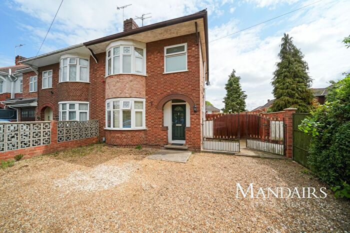 3 Bedroom Semi-Detached House For Sale In London Road, Fletton, Peterborough, PE2