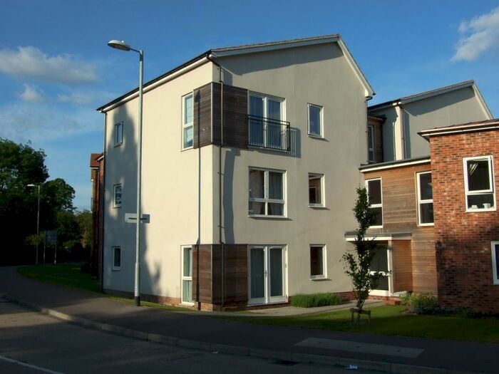2 Bedroom Apartment To Rent In Hampden Crescent, Bracknell, Berkshire, RG12