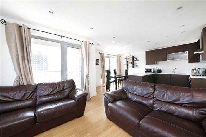 2 Bedroom Flat To Rent In Christian Street, Shadwell, London, E1