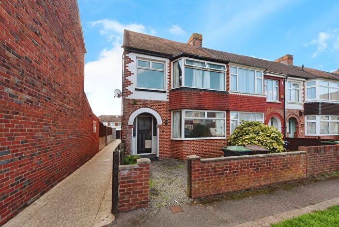 3 Bedroom End Of Terrace House For Sale In Tewkesbury Avenue, Gosport, Hampshire, PO12