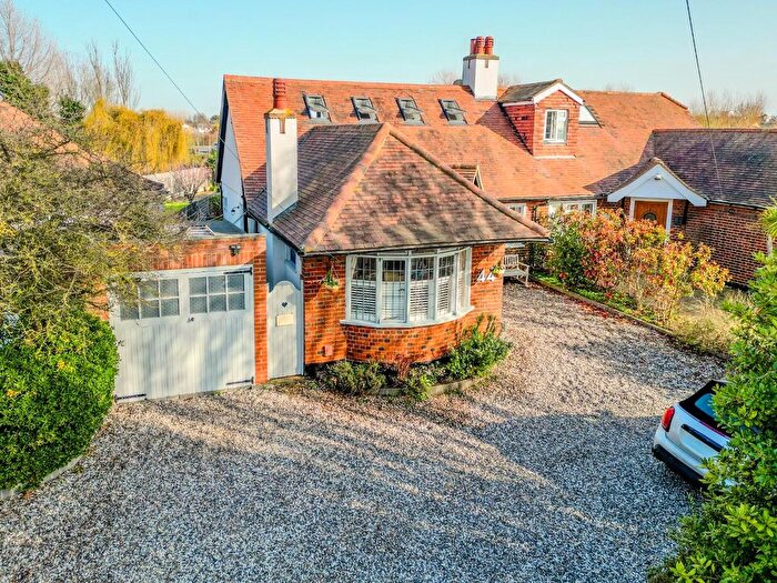 3 Bedroom Semi Detached House For Sale In Lifstan Way, Southend-On-Sea, SS1