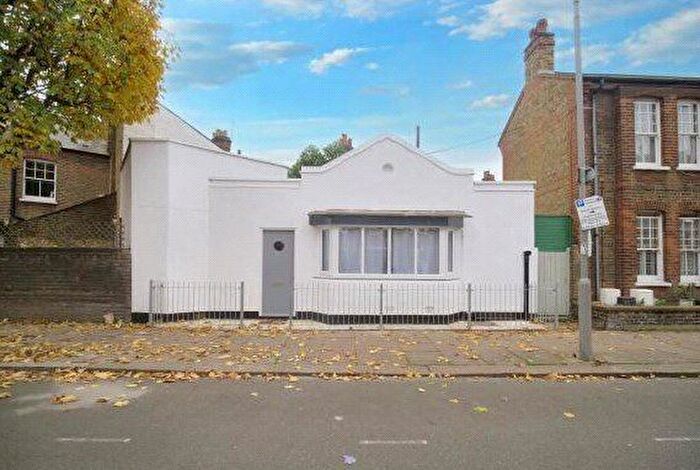 Studio To Rent In Broughton Street, Battersea, London, SW8