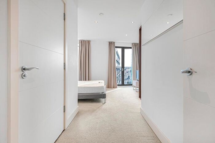 2 Bedroom Apartment To Rent In Camden, London, NW1