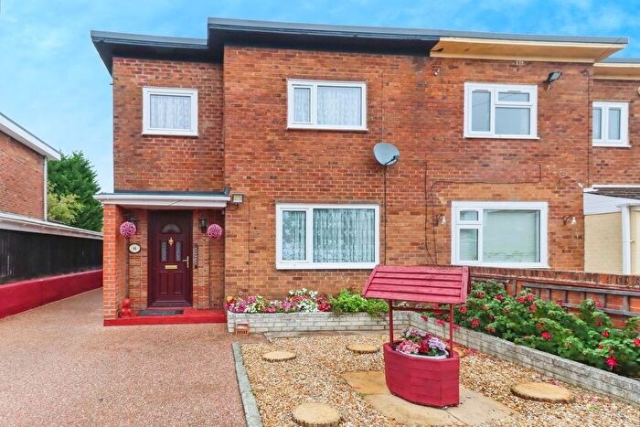 3 Bedroom Semi-Detached House For Sale In James Way, Donnington, Telford, Shropshire, TF2