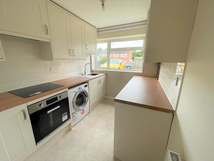 2 Bedroom Maisonette To Rent In Cheviot Close, Gloucester, GL2