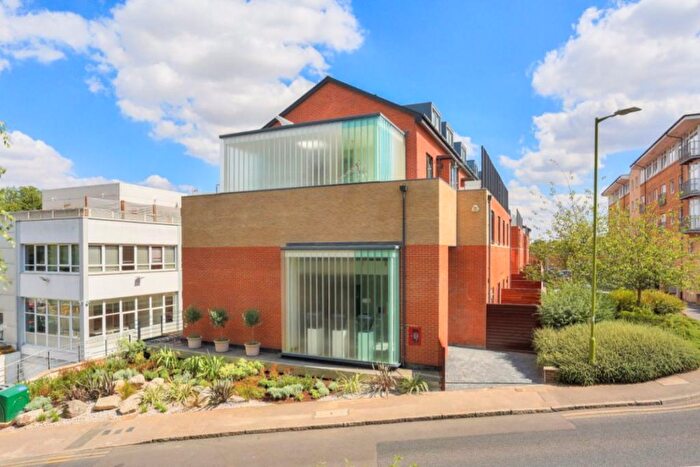 1 Bedroom Apartment To Rent In Camp Road, St. Albans, AL1